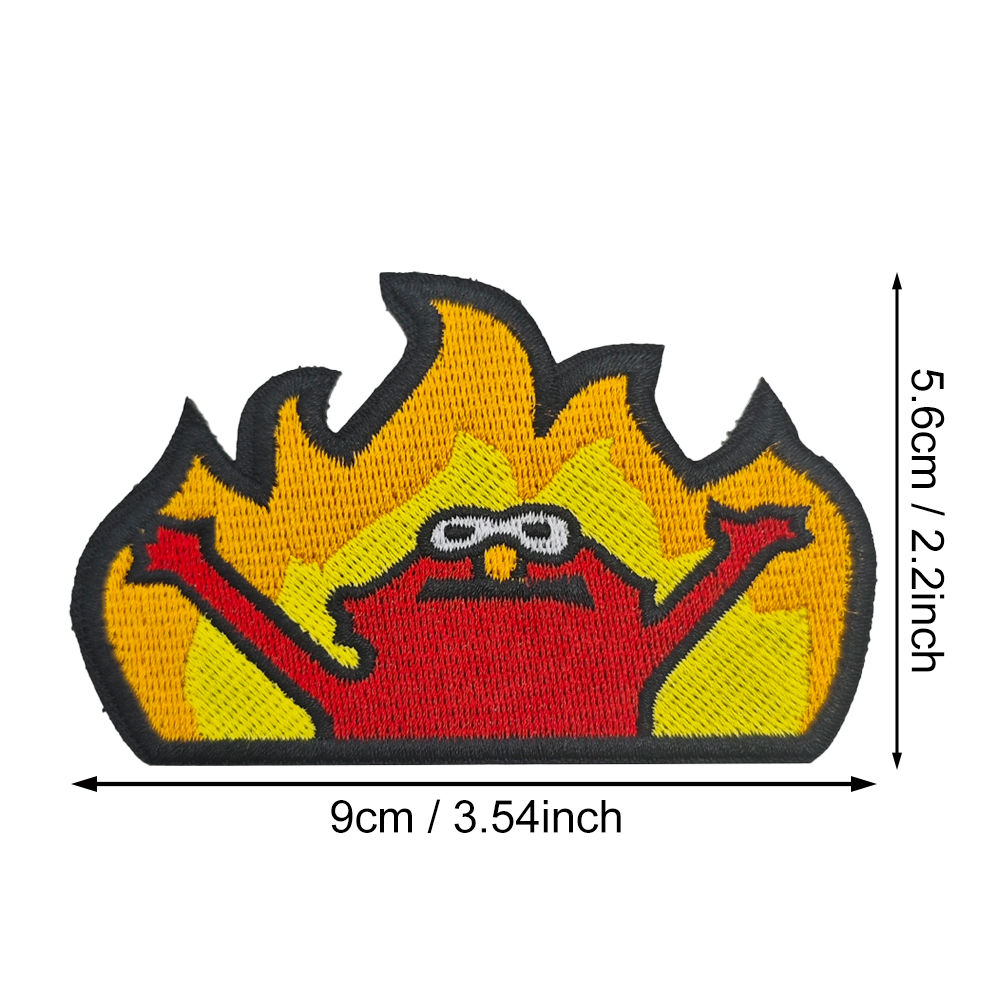 炎の上にサングラスをかけたクールな赤いティーポットの刺繍ワッ - Campfire Cooking In Another World のレビューと価格